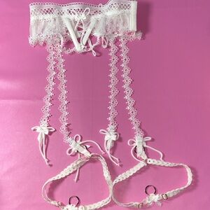 Elegant White Lace Garter Belt Set